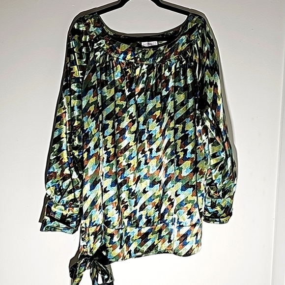 KAELYN-MAX-11, Beautiful satin long sleeve blouse in size 2X nice colors Lovely - Picture 1 of 11